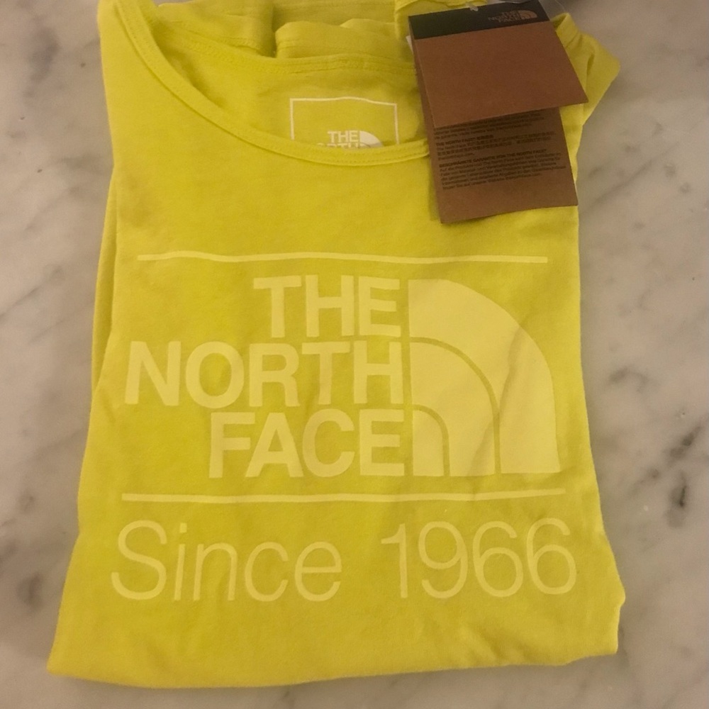 NorthFace T-shirt sleeveless NWTs. Size M